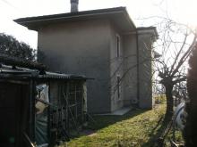 Demolizione e ricostruzione di un edificio a destinazione mista - Dolcè (Vr)